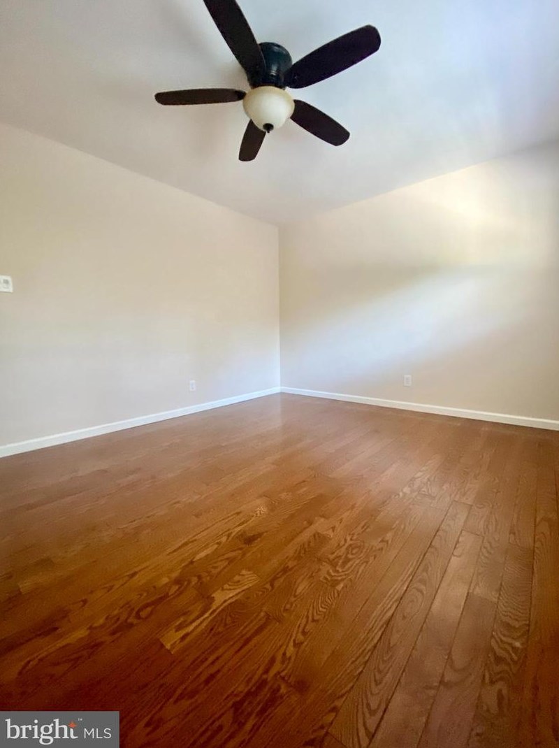 826 Plymouth Dr, Waterford Township NJ exterior