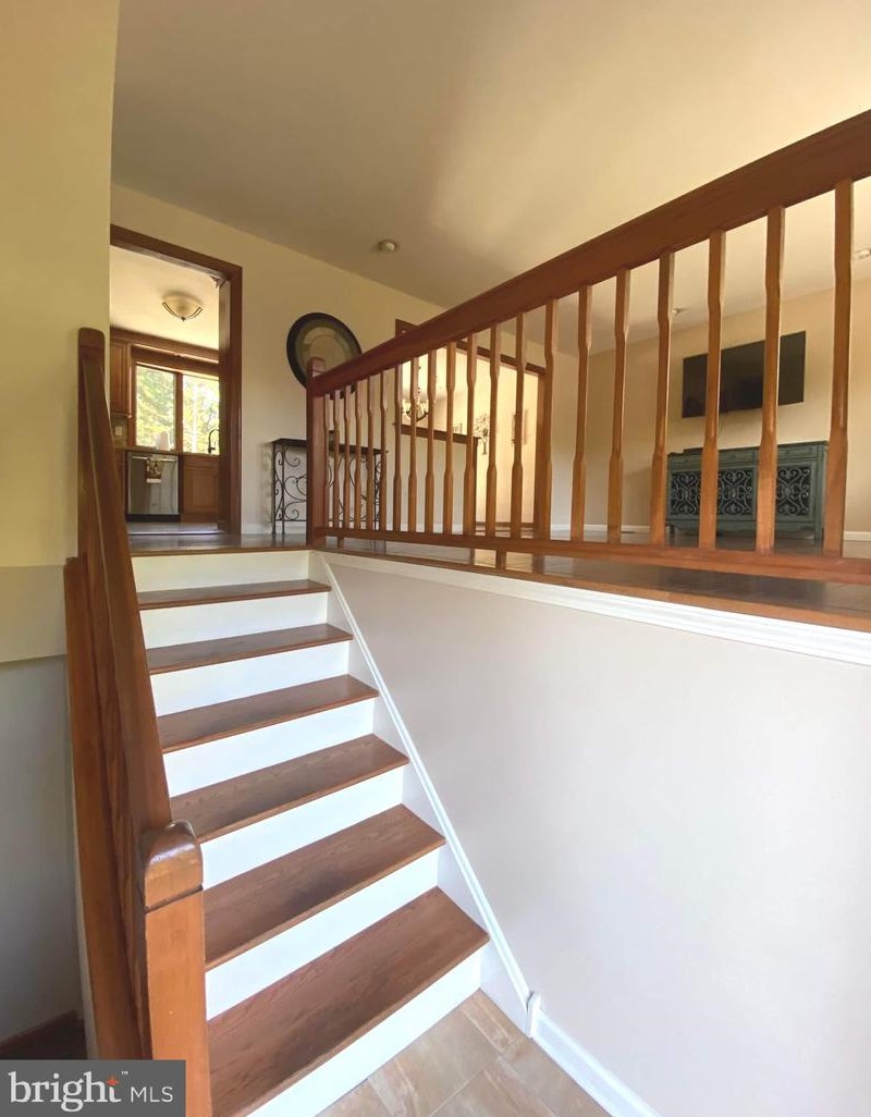 826 Plymouth Dr, Waterford Township NJ exterior