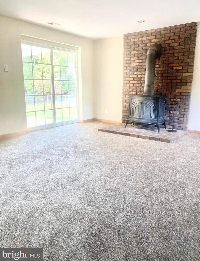 826 Plymouth Dr, Waterford Township NJ exterior