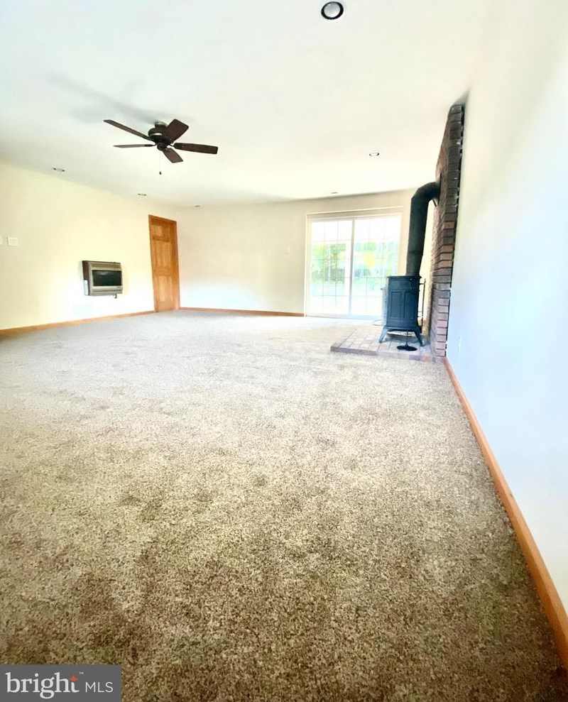 826 Plymouth Dr, Waterford Township NJ exterior