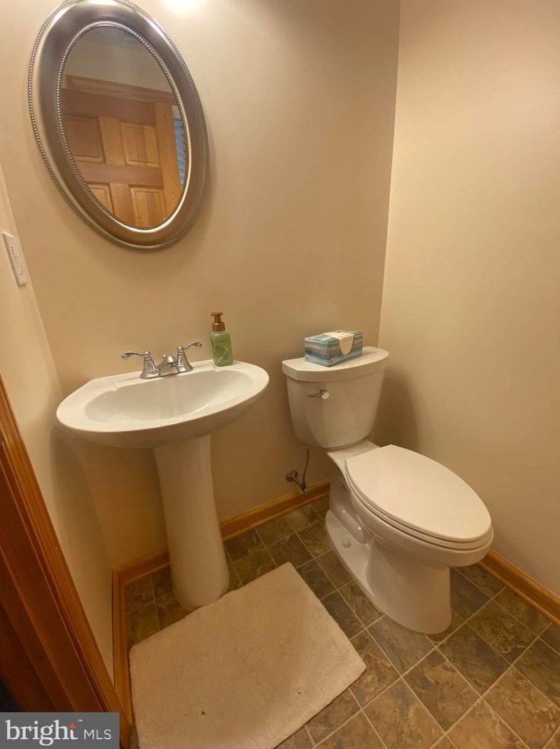 826 Plymouth Dr, Waterford Township NJ exterior