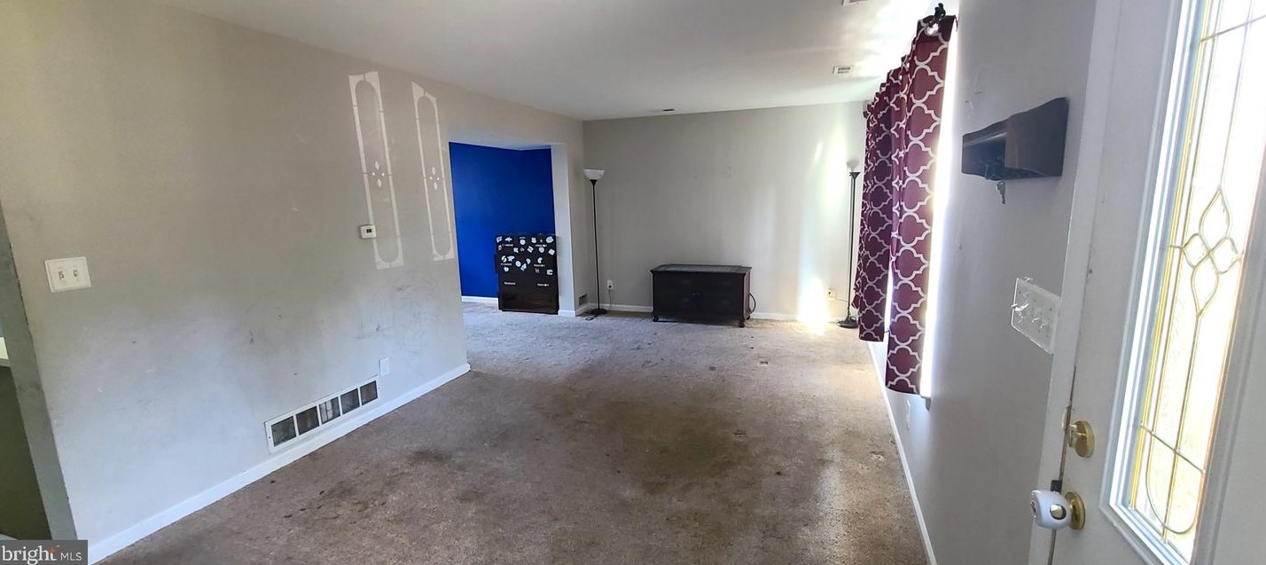 105 Ebbetts Dr, Waterford Township NJ 08004-3020 exterior