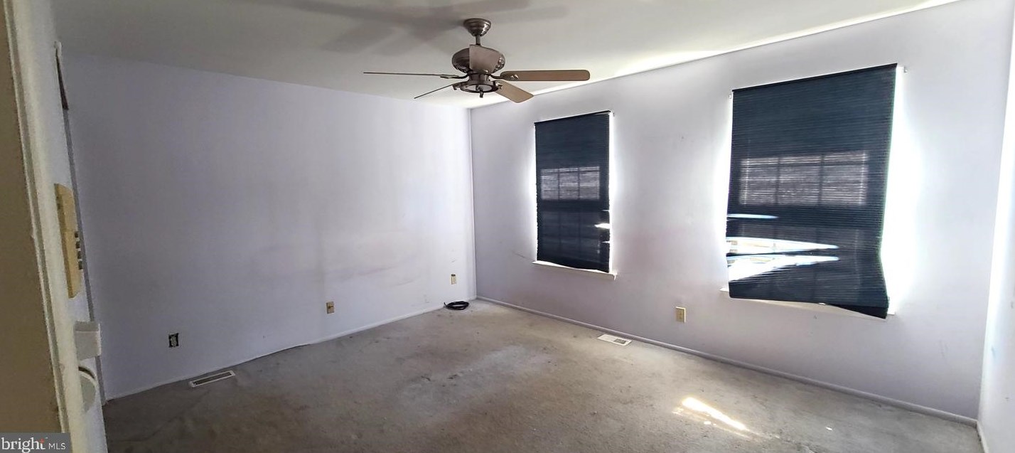 105 Ebbetts Dr, Waterford Township NJ 08004-3020 exterior