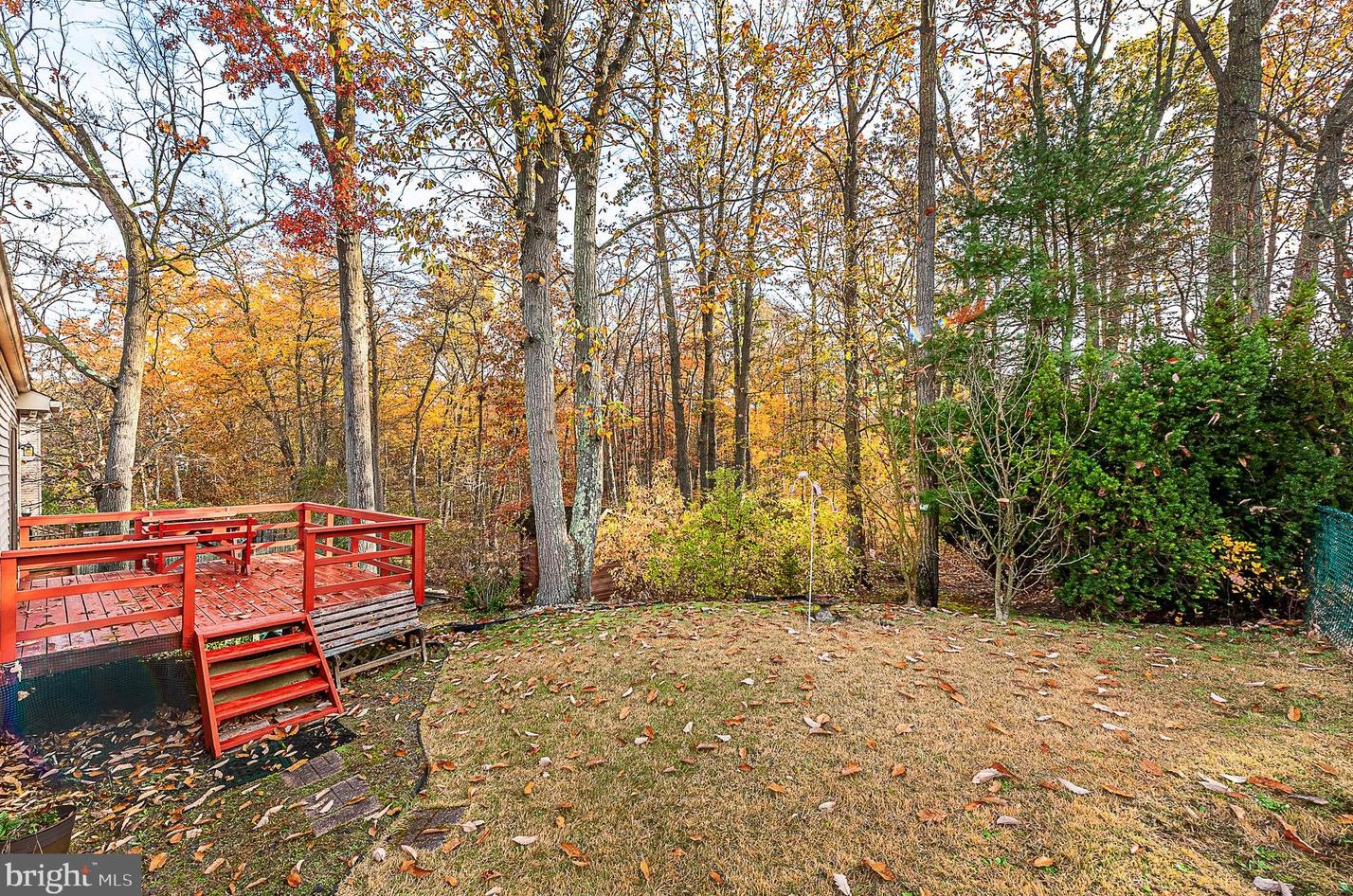 5 Woodstream Dr, Waterford Township NJ 08004-2933 exterior