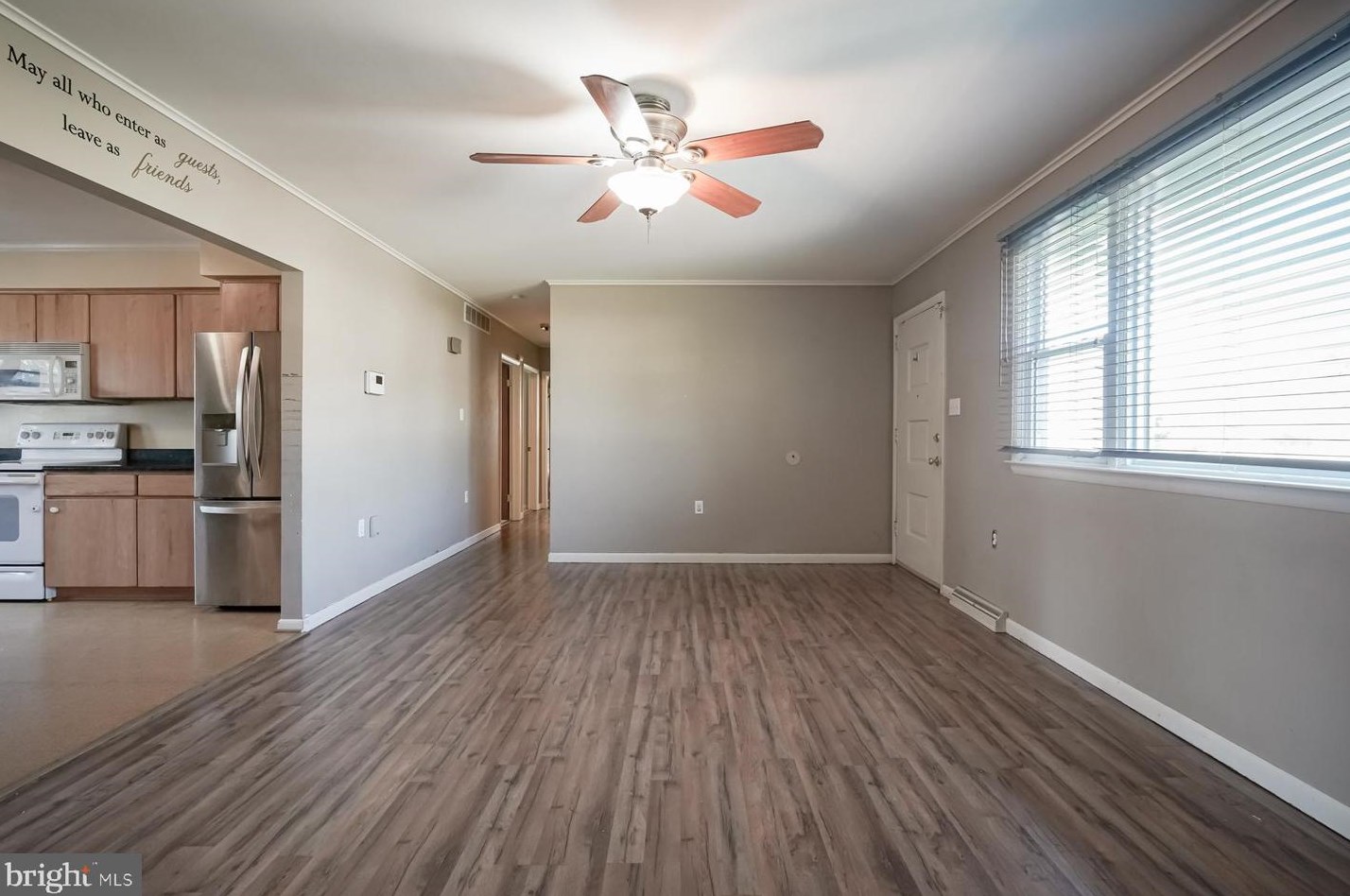 2304 Auburn Ave, Waterford Township NJ 08004-1722 exterior