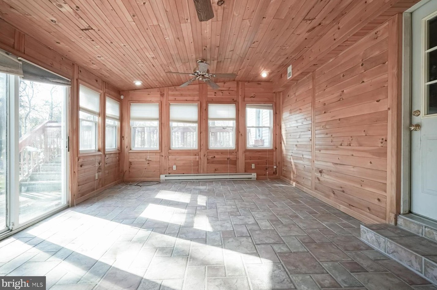 2304 Auburn Ave, Waterford Township NJ 08004-1722 exterior