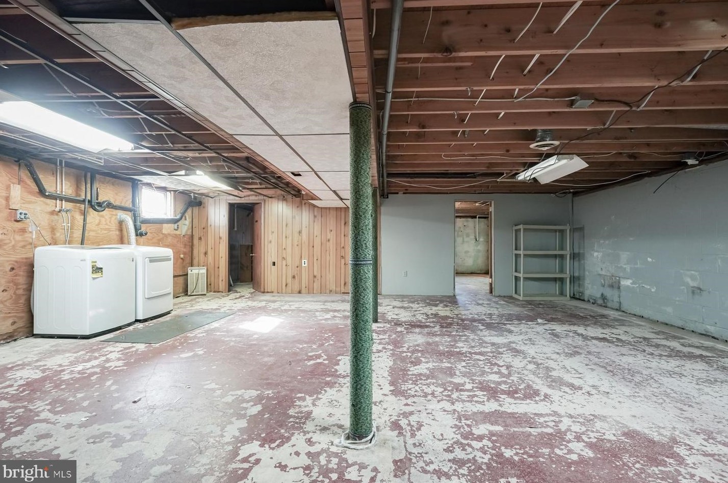 2304 Auburn Ave, Waterford Township NJ 08004-1722 exterior