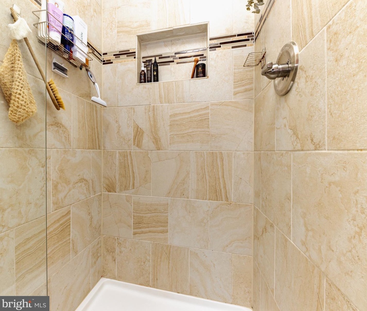 18 Bromley Ct, Waterford Township NJ  08004-2490 exterior