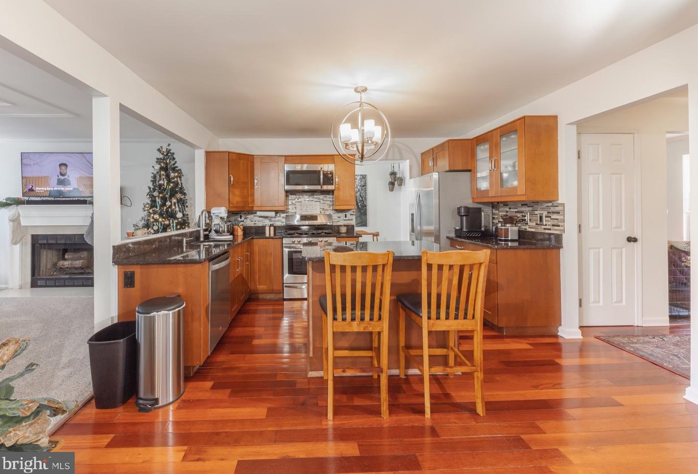 18 Bromley Ct, Waterford Township NJ  08004-2490 exterior