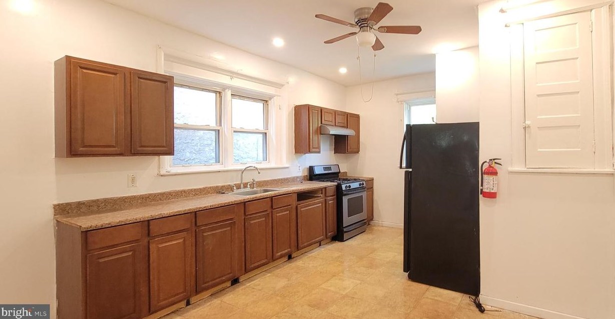 1154 Princess Ave, Camden NJ  08103-2828 exterior