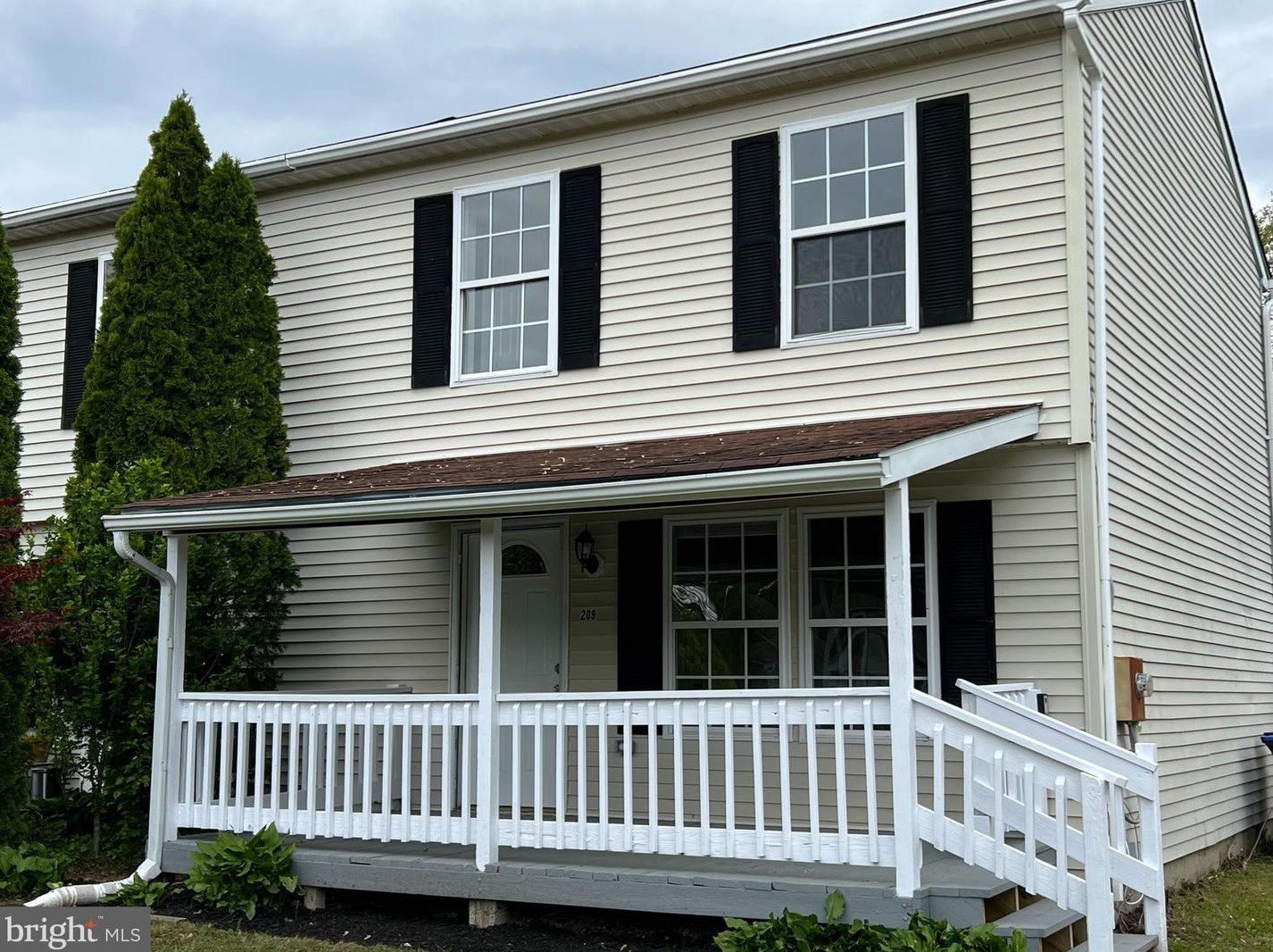 209 Gibbons Ct, Waterford Township NJ  08004-2448 exterior