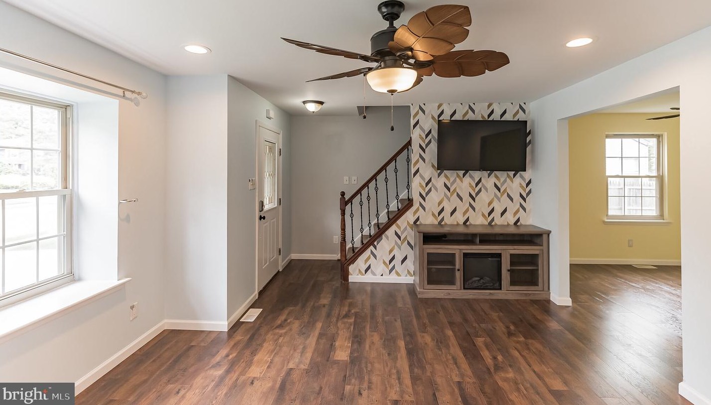 2 Hunter Ct, Waterford Township NJ  08004-2921 exterior