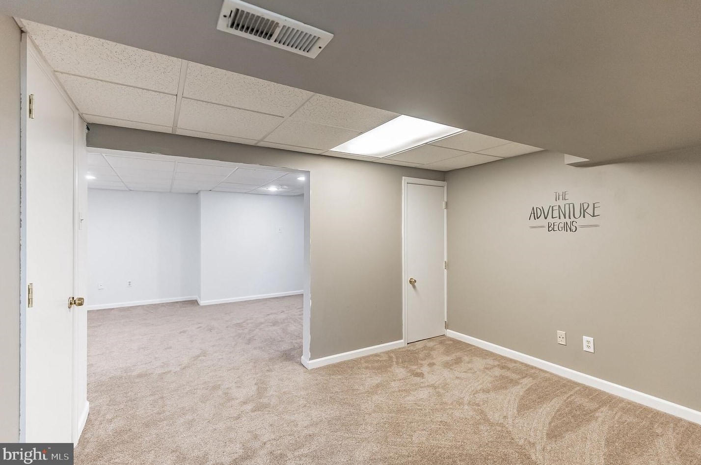 2 Hunter Ct, Waterford Township NJ  08004-2921 exterior