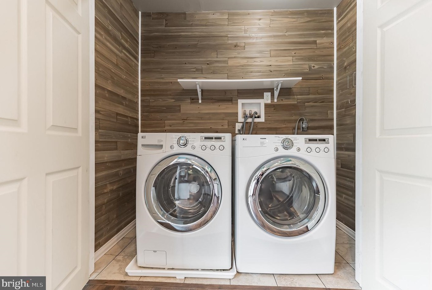 2 Hunter Ct, Waterford Township NJ  08004-2921 exterior