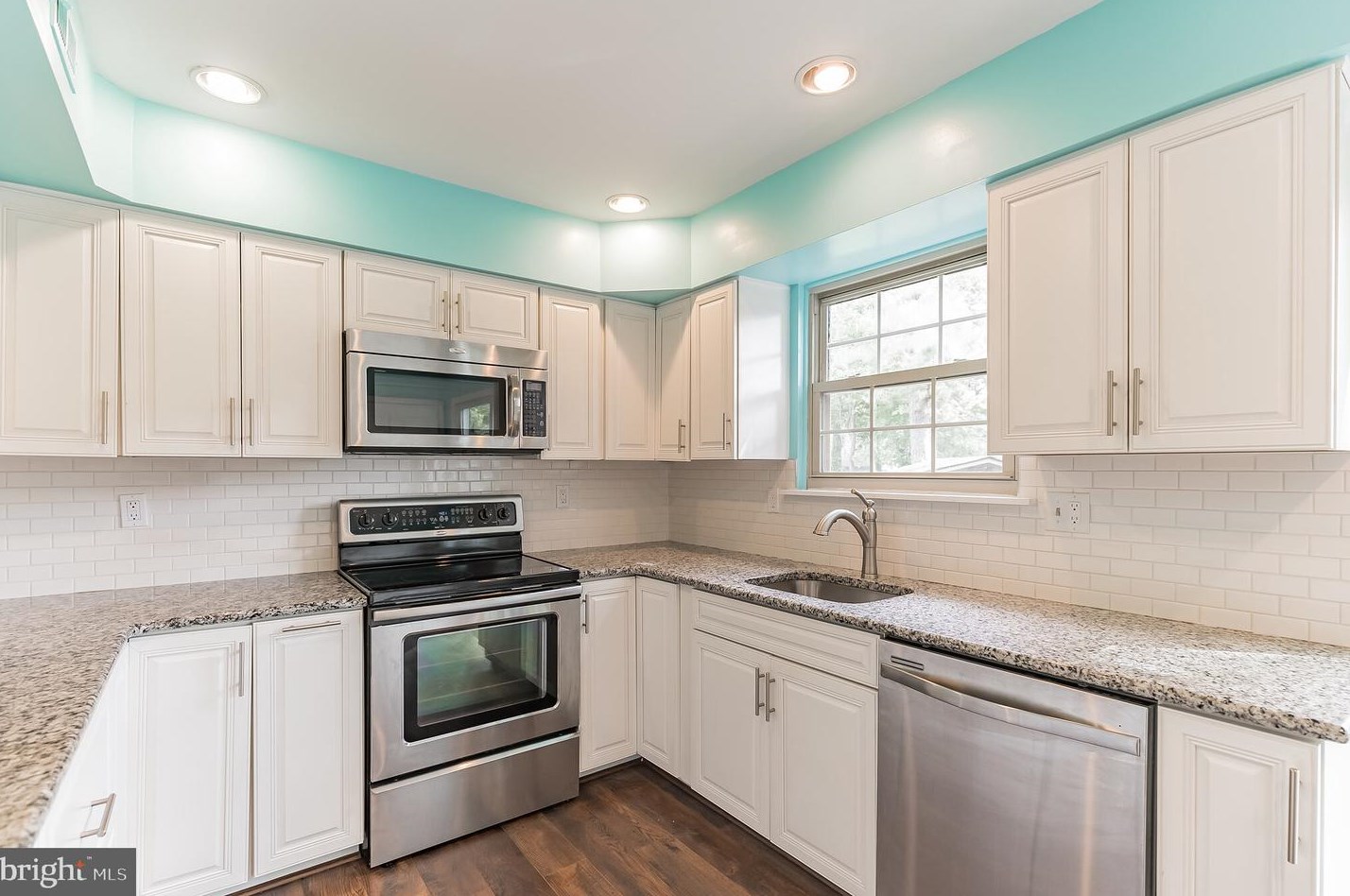 2 Hunter Ct, Waterford Township NJ  08004-2921 exterior