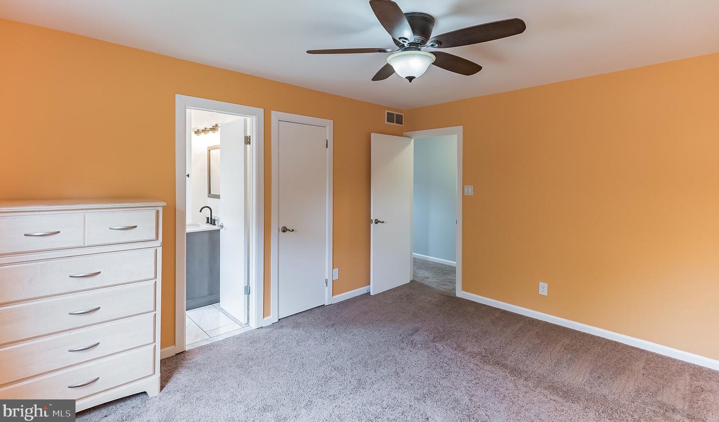 2 Hunter Ct, Waterford Township NJ  08004-2921 exterior