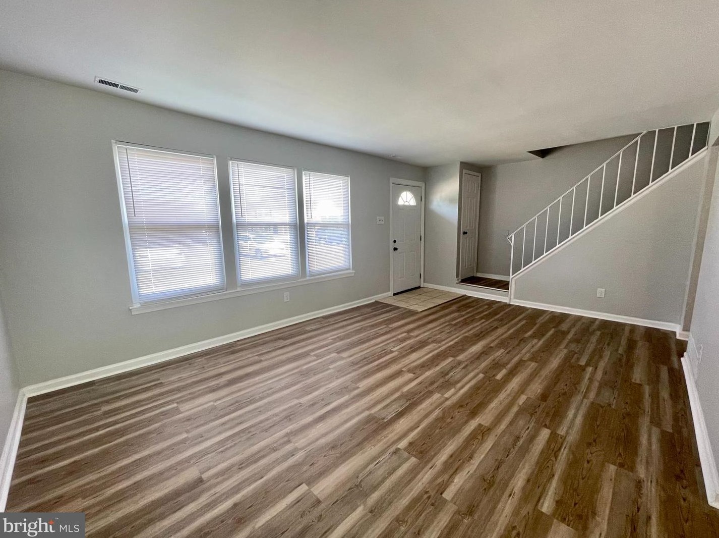 9 Farmhouse Ct, Erial NJ  08081-1616 exterior