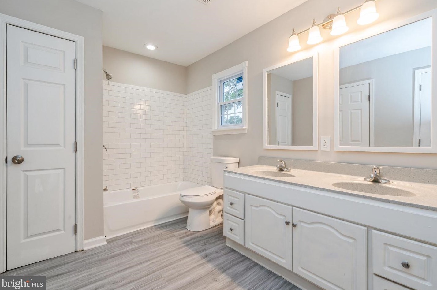 708 Forrest Dr, Waterford Township NJ  08004-1125 exterior