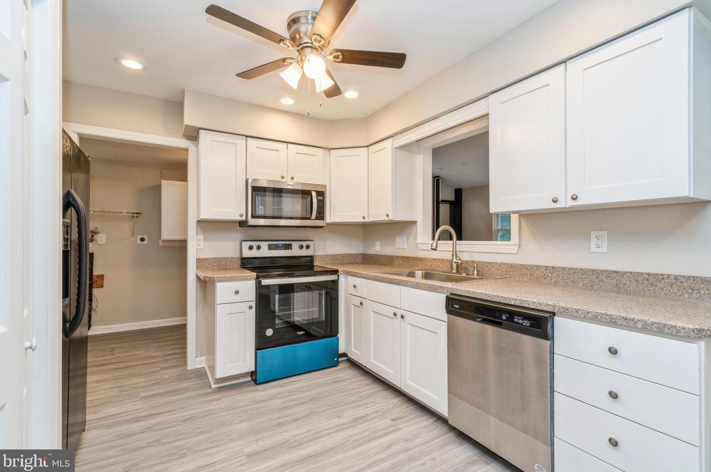 708 Forrest Dr, Waterford Township NJ  08004-1125 exterior