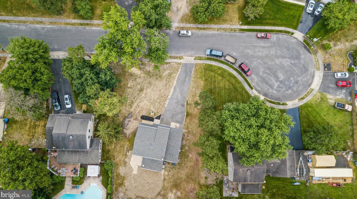 708 Forrest Dr, Waterford Township NJ  08004-1125 exterior