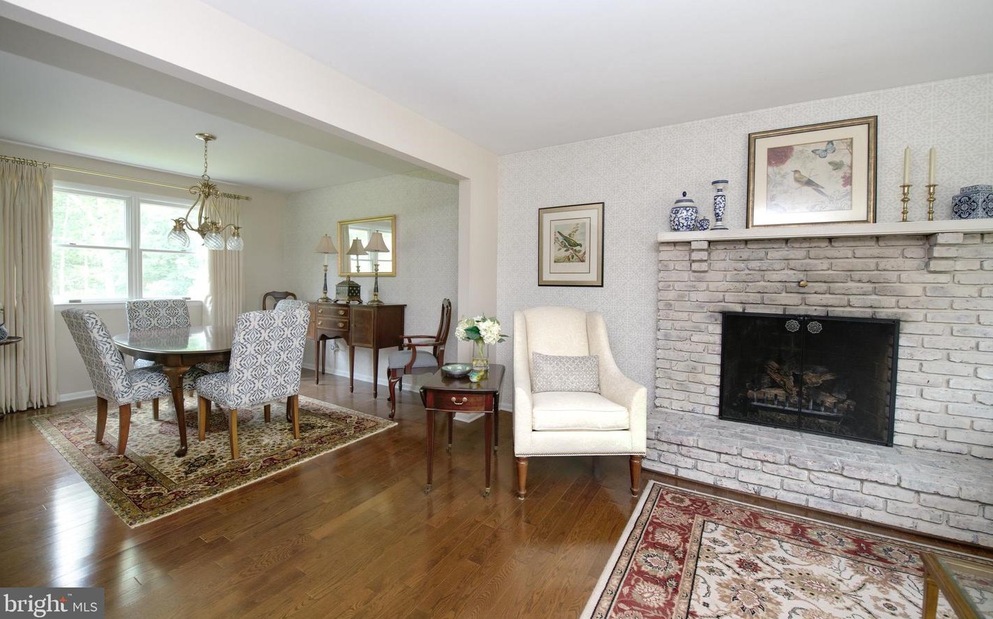 2211 Linden Ave, Waterford Township NJ 08004-1210 exterior