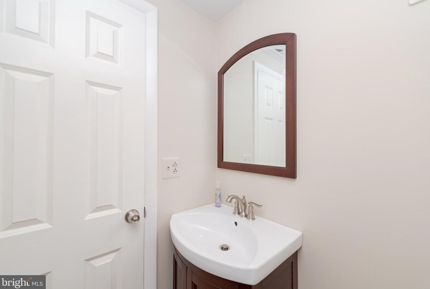 2211 Linden Ave, Waterford Township NJ 08004-1210 exterior