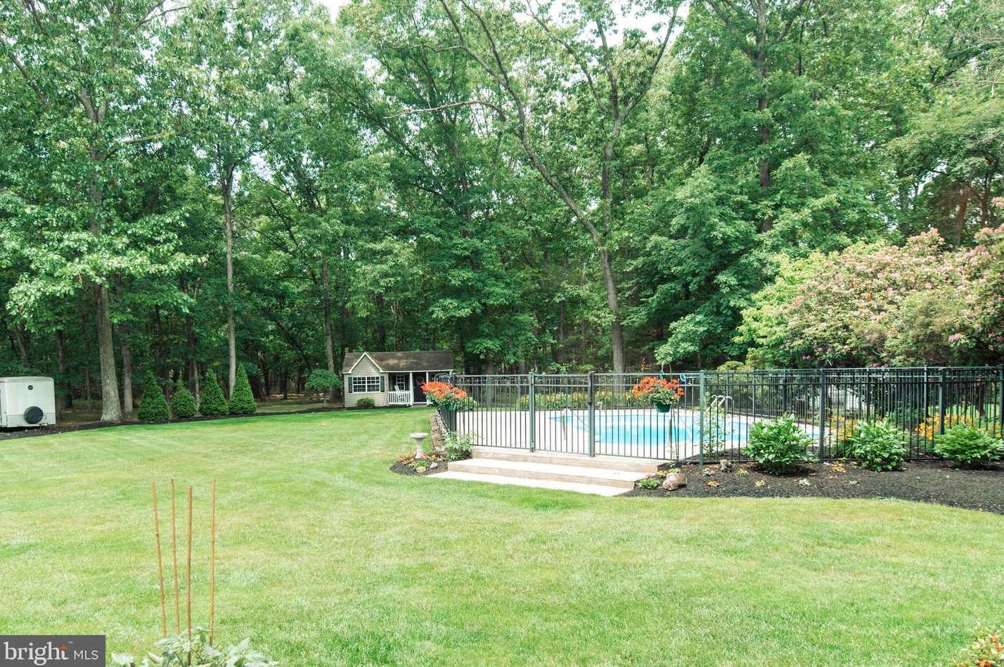 2211 Linden Ave, Waterford Township NJ 08004-1210 exterior