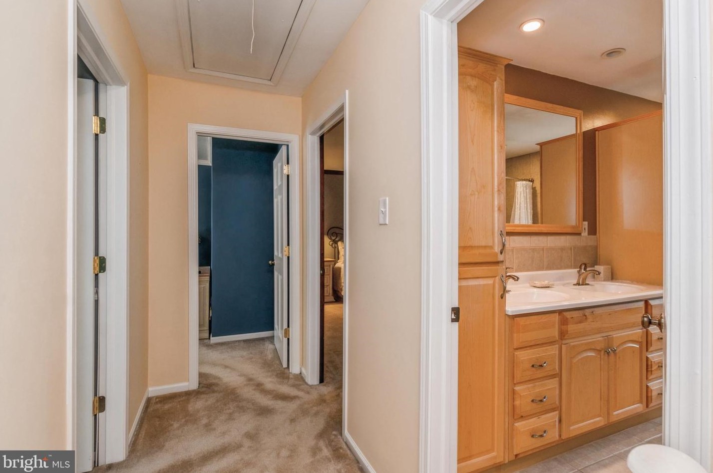 61 Woodstream Dr, Waterford Township NJ 08004-2923 exterior