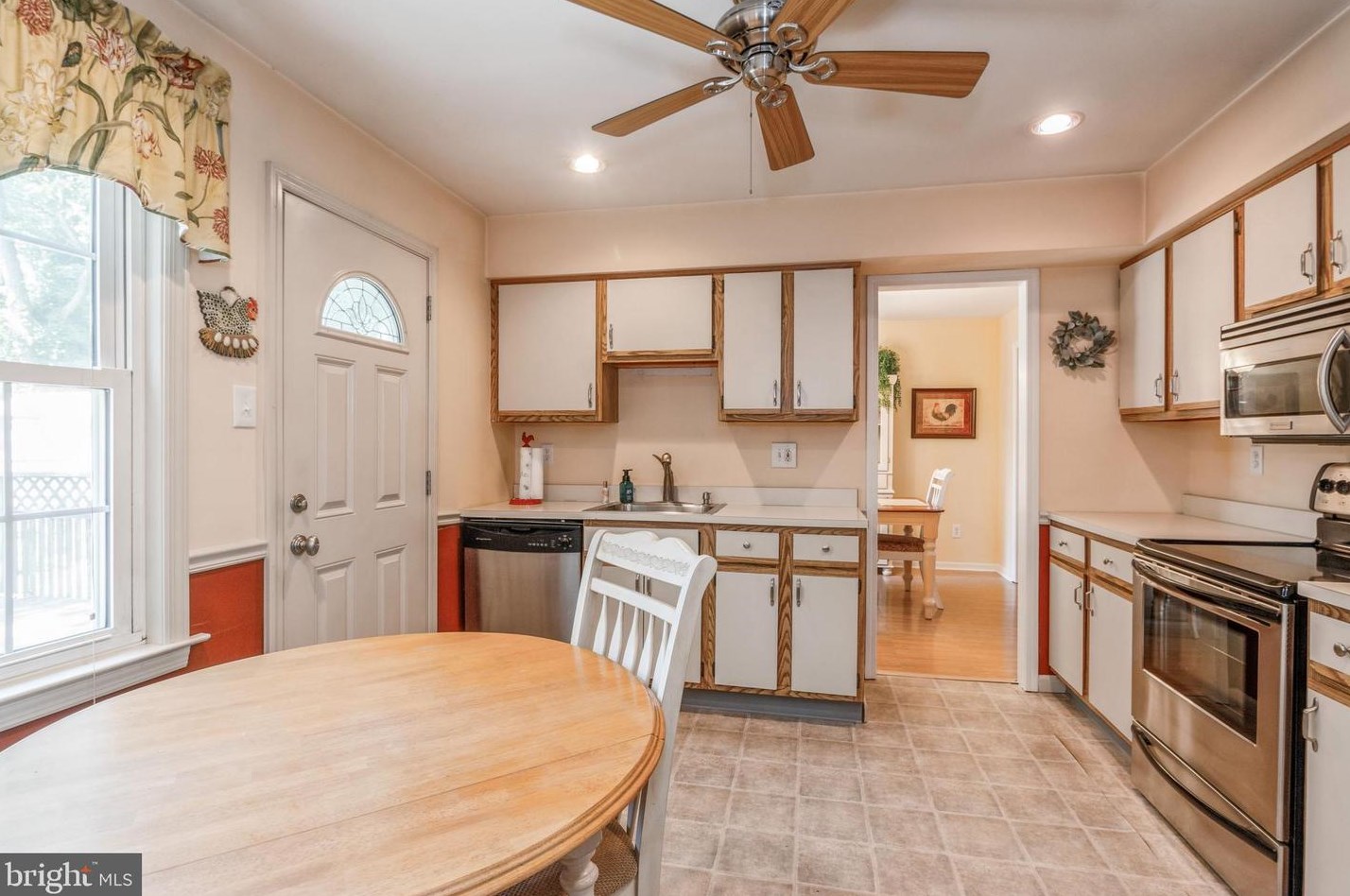 61 Woodstream Dr, Waterford Township NJ 08004-2923 exterior