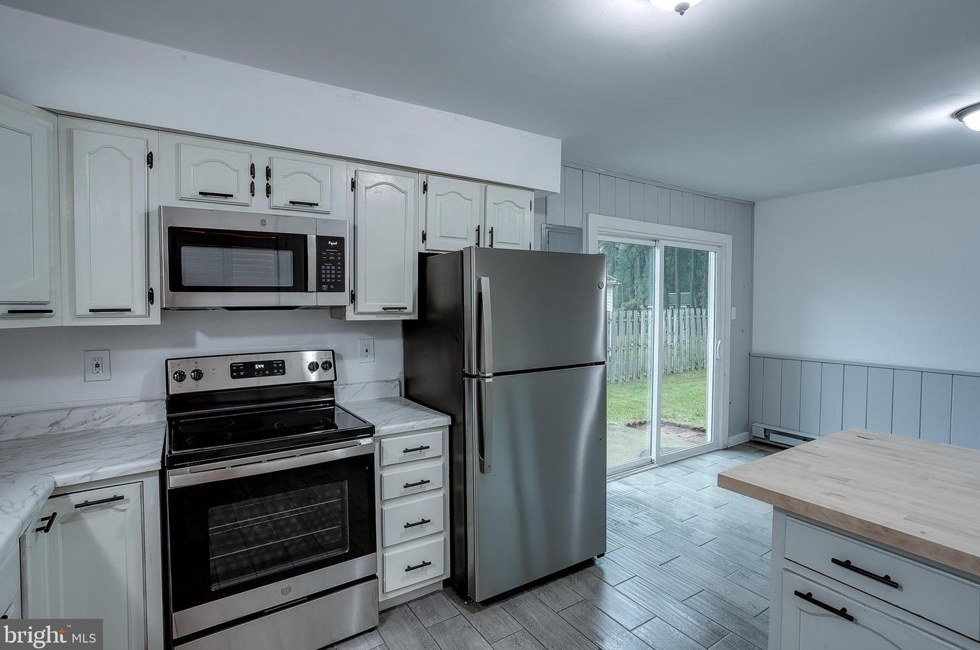 218 Hayes Mill Rd, Waterford Township NJ  08004-2432 exterior