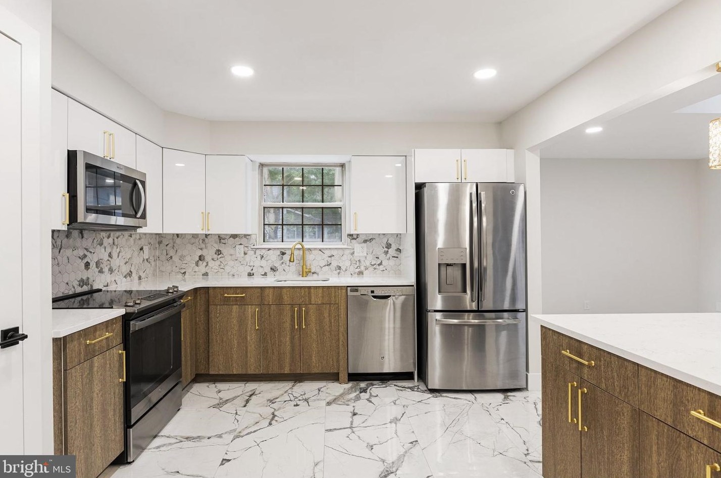 13 Hunter Ct, Waterford Township NJ 08004-2921 exterior