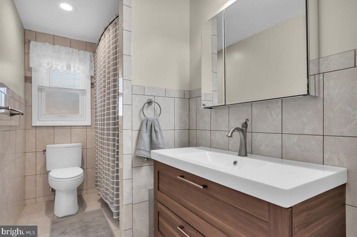 713 George Ln, Glendora NJ  08029-1712 exterior