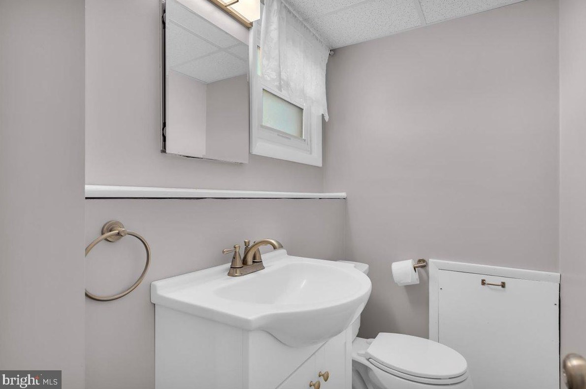 713 George Ln, Glendora NJ  08029-1712 exterior