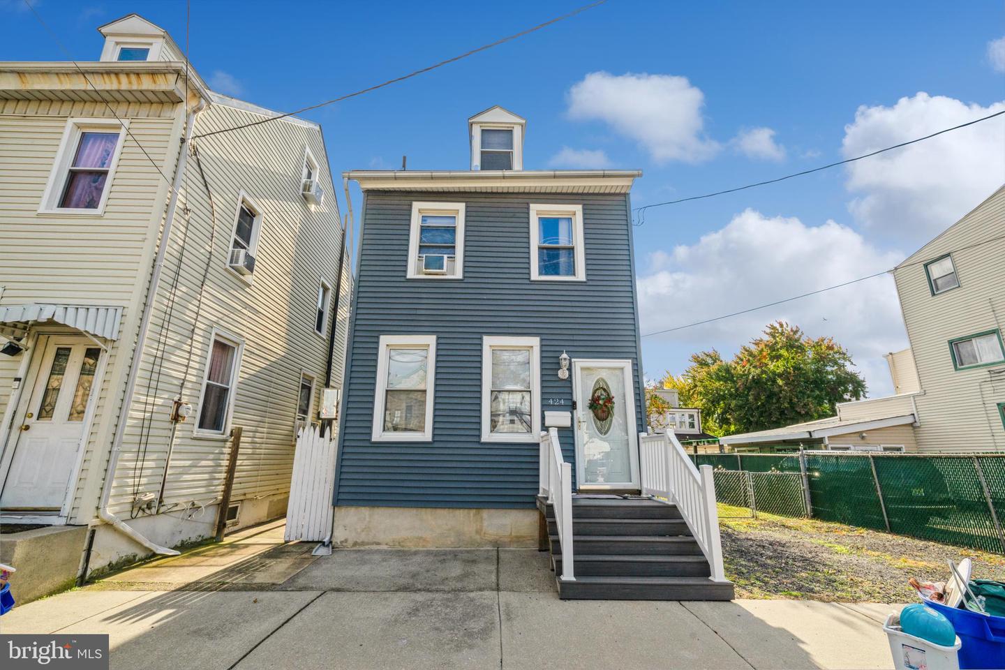 424 Somerset St, Gloucester City, NJ 08030 MLS NJCD2057206 Coldwell