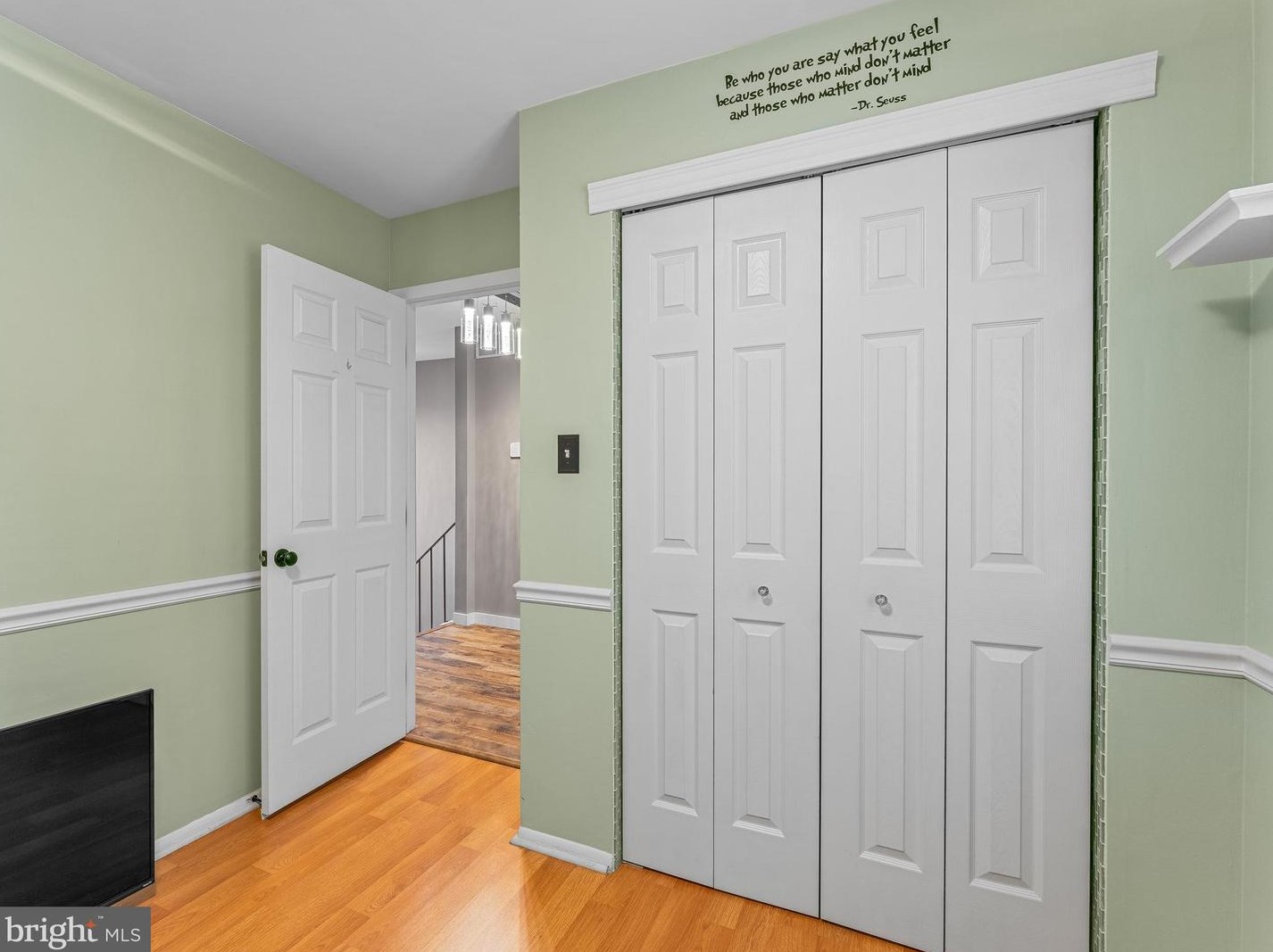 9 Horseshoe Ct, Waterford Township NJ  08004-2922 exterior