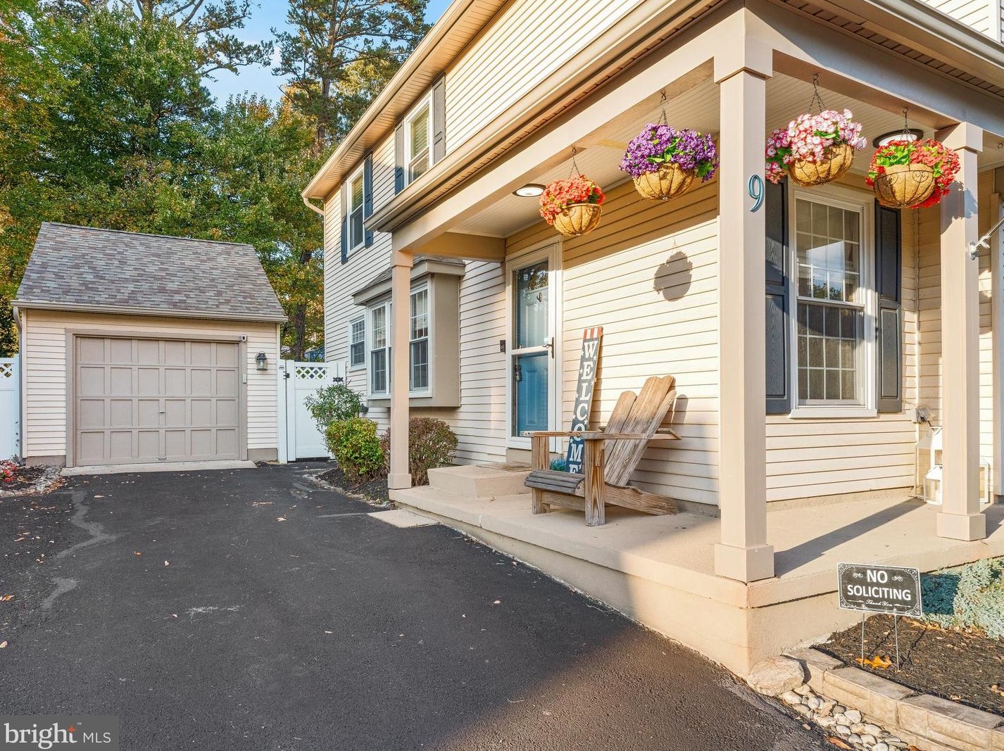 9 Horseshoe Ct, Waterford Township NJ  08004-2922 exterior