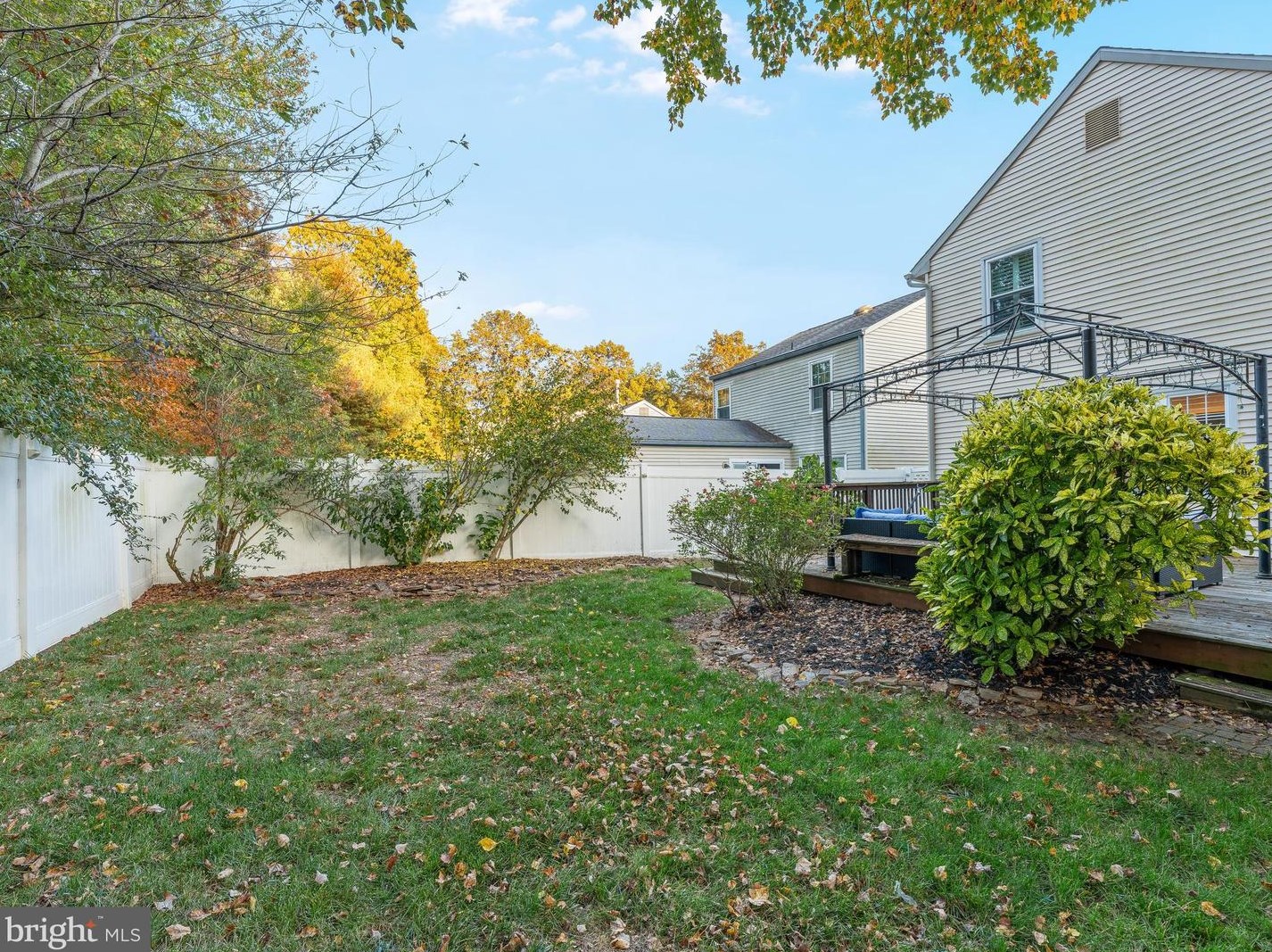 9 Horseshoe Ct, Waterford Township NJ  08004-2922 exterior