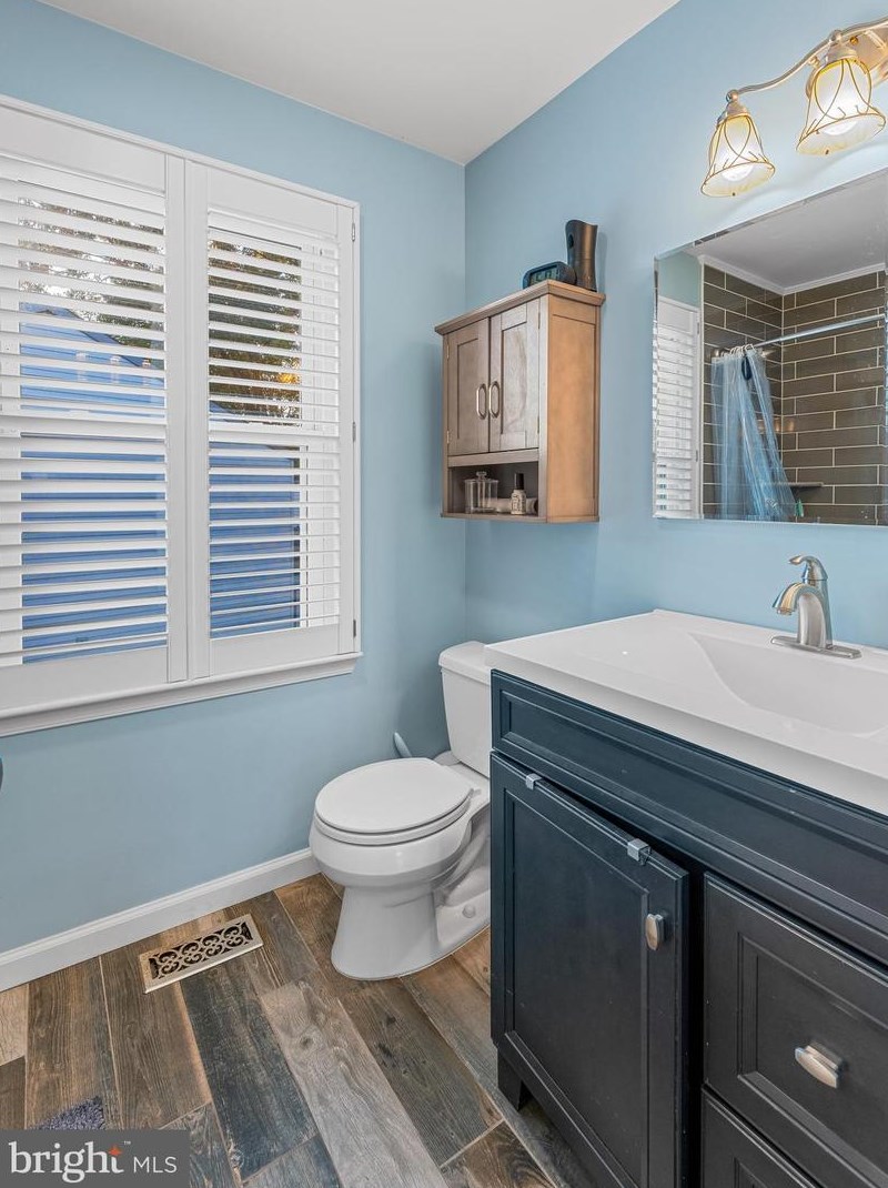 9 Horseshoe Ct, Waterford Township NJ  08004-2922 exterior