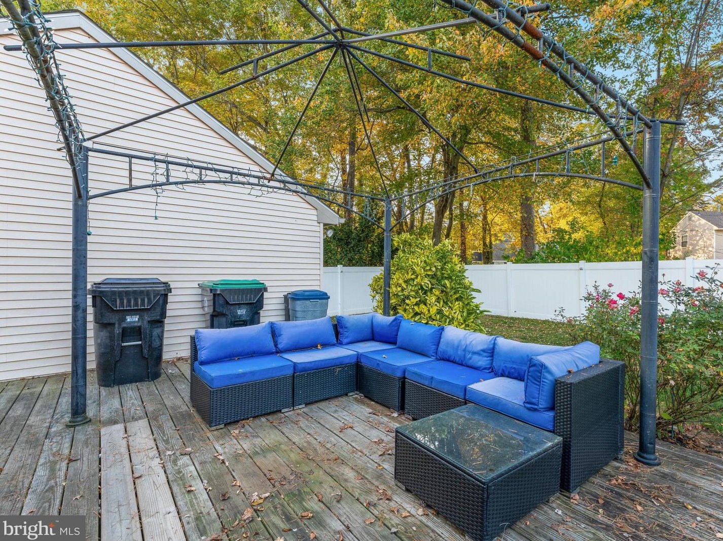 9 Horseshoe Ct, Waterford Township NJ  08004-2922 exterior