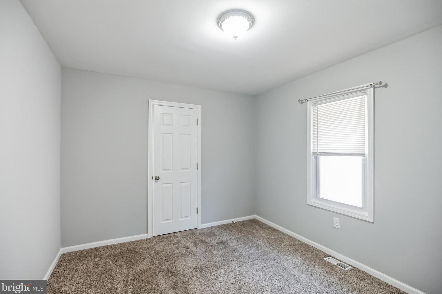 206 W 5th Ave, Runnemede, NJ 08078