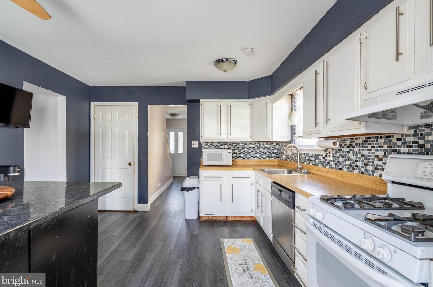 2278 Albert Ct, Waterford Township NJ  08004-2807 exterior