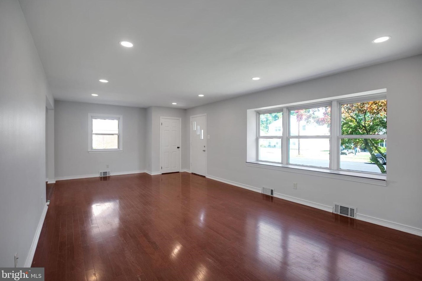 1020 Chesterfield Rd, Tavistock, NJ 08033