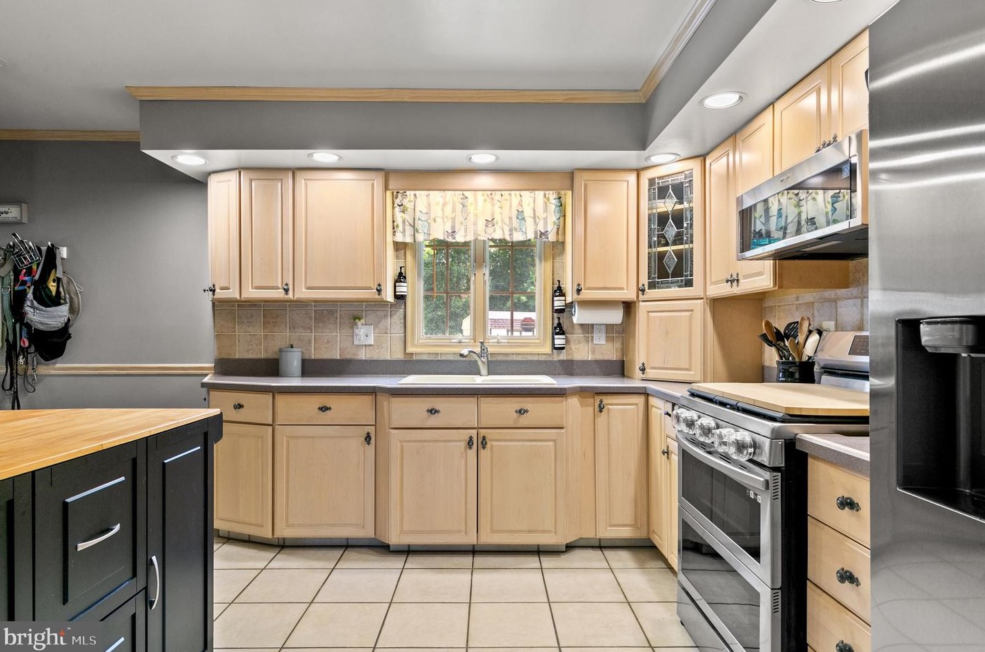 128 Hayes Mill Rd, Waterford Township NJ  08004-2419 exterior