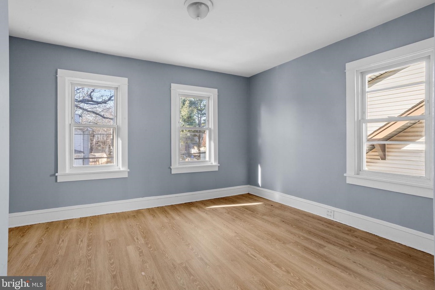 212 Chestnut Ave, Camden NJ  08109-2049 exterior