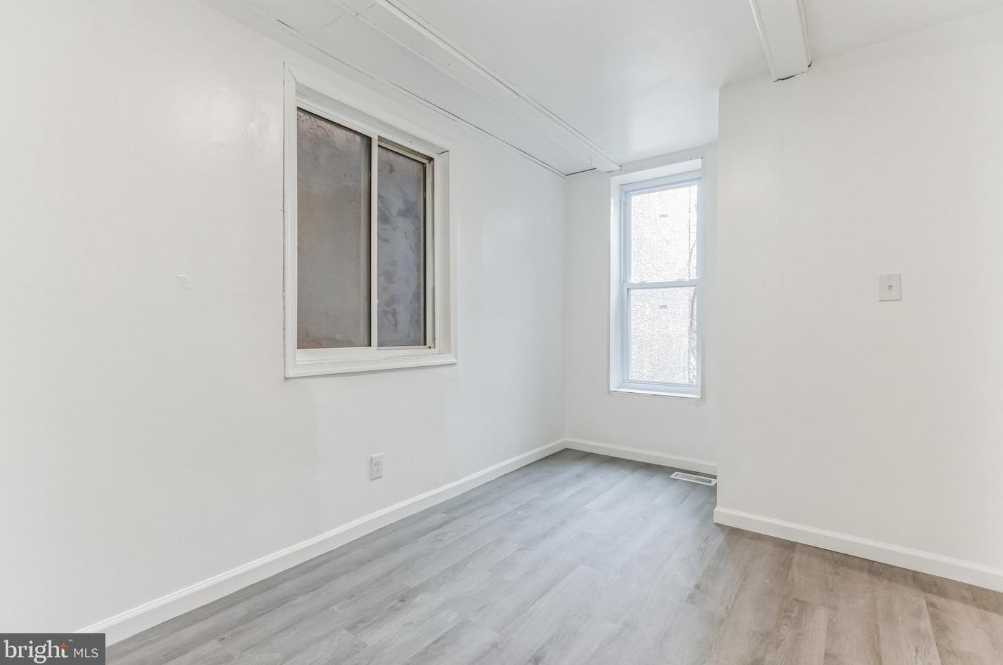 528 Front St, Camden NJ  08102-2128 exterior