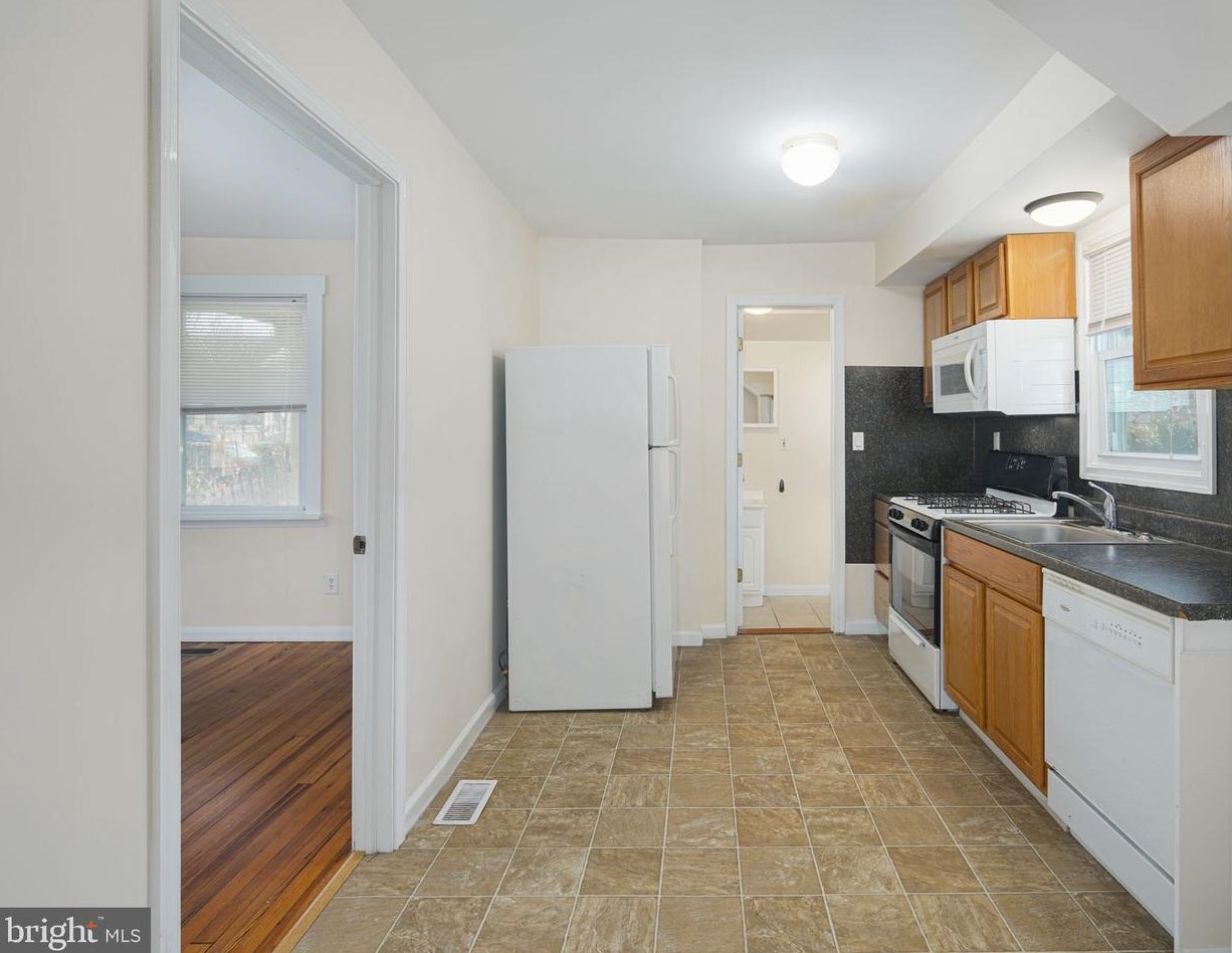 26 Albertson Ave, Camden NJ  08108-2302 exterior