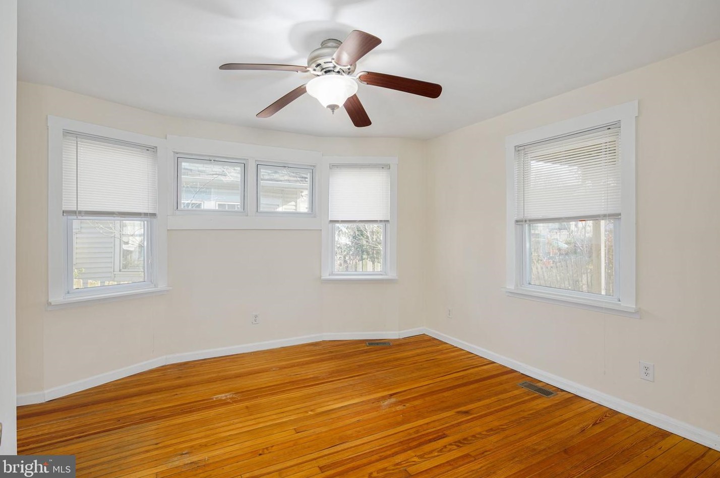 26 Albertson Ave, Camden NJ  08108-2302 exterior