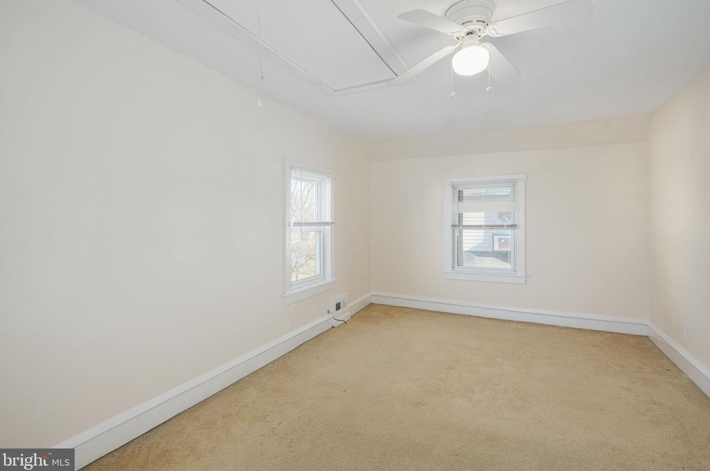 26 Albertson Ave, Camden NJ  08108-2302 exterior