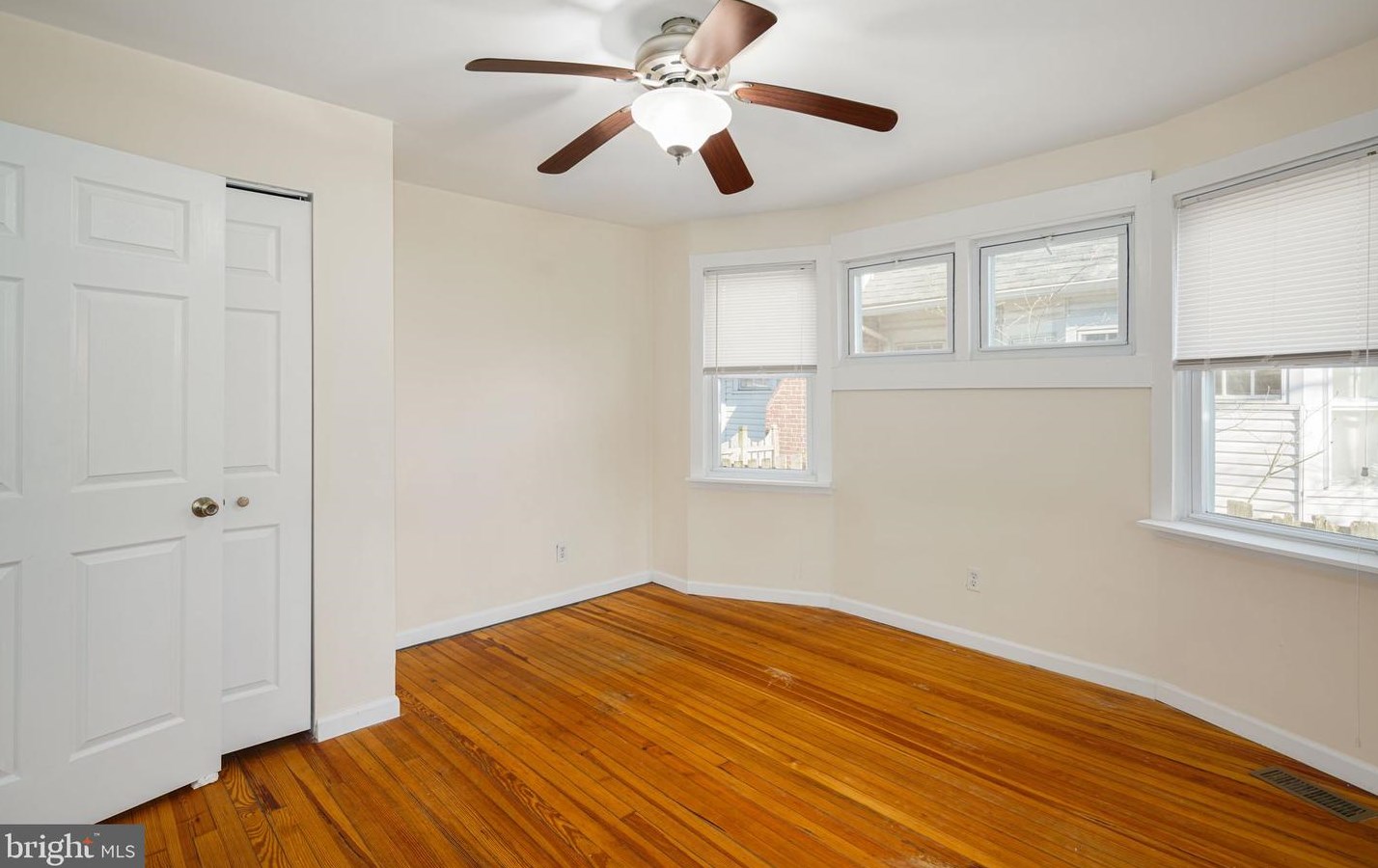 26 Albertson Ave, Camden NJ  08108-2302 exterior