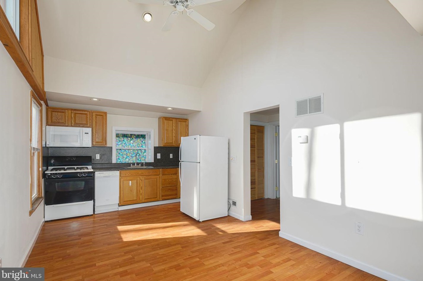 26 Albertson Ave, Camden NJ  08108-2302 exterior